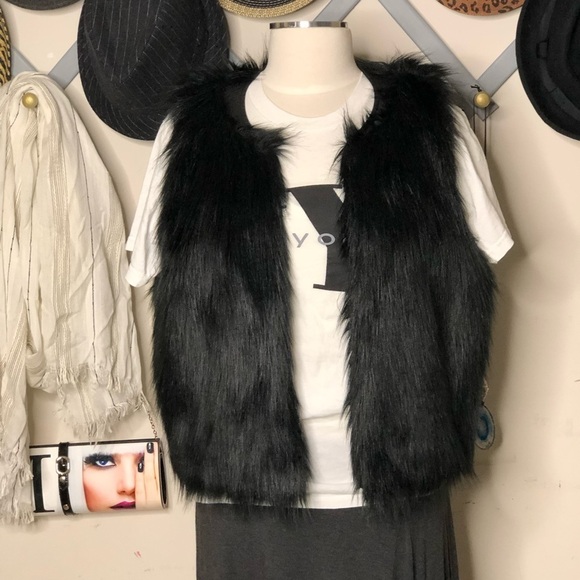 Massimo Faux fur black vest - Picture 4 of 14
